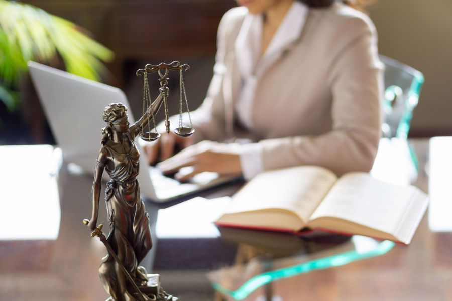 Rechtsanwalt - Justitia